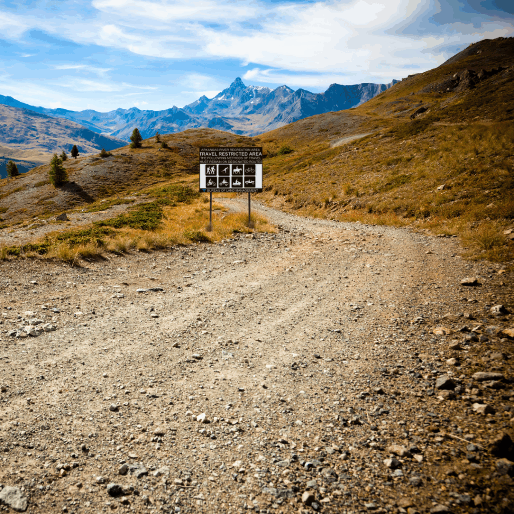 A road sign on a 4WD route shows off-road drivers the rules of the route.